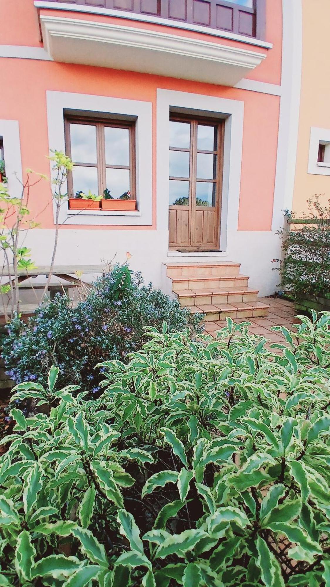 Apartamento Acogedor Bajo Con Terraza Y Vistas Nueva De Llanes Exterior foto